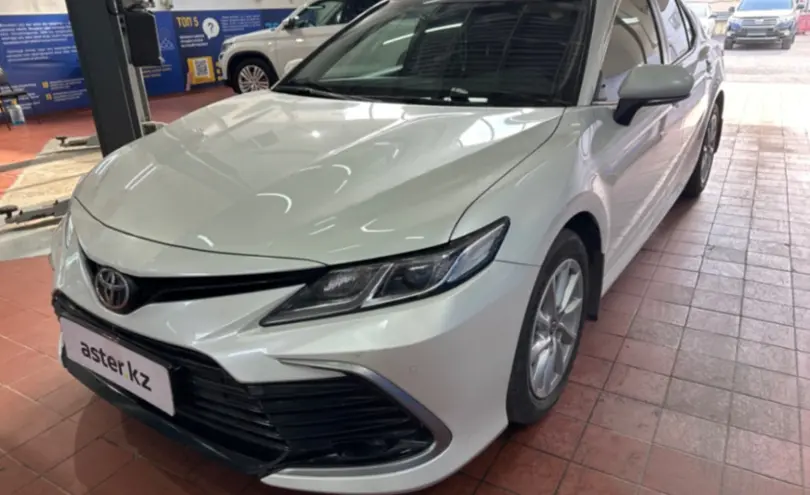 Toyota Camry 2021 года за 12 500 000 тг. в Астана