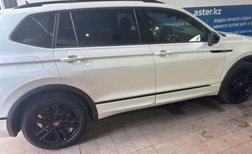 Volkswagen Tiguan 2022 года за 17 500 000 тг. в Астана фото 4
