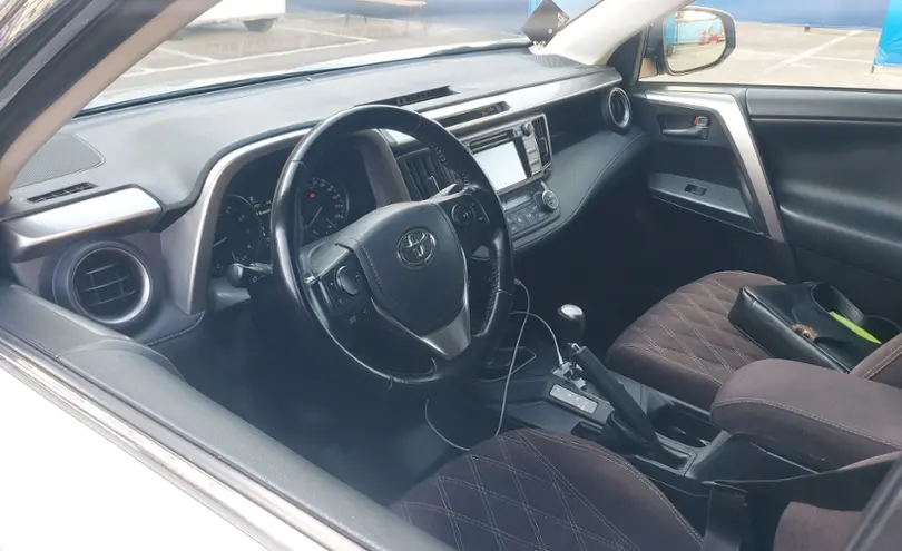 Toyota RAV4 2016 года за 11 700 000 тг. в Алматы фото 5