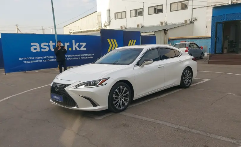 Lexus ES 2018 года за 17 700 000 тг. в Алматы