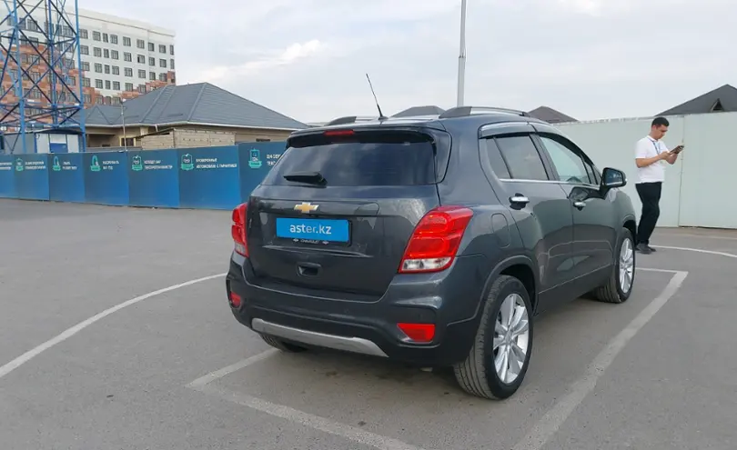 Chevrolet Trax 2018 года за 7 700 000 тг. в Шымкент фото 3