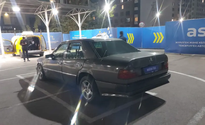 Mercedes-Benz W124 1992 года за 1 500 000 тг. в Алматы фото 4