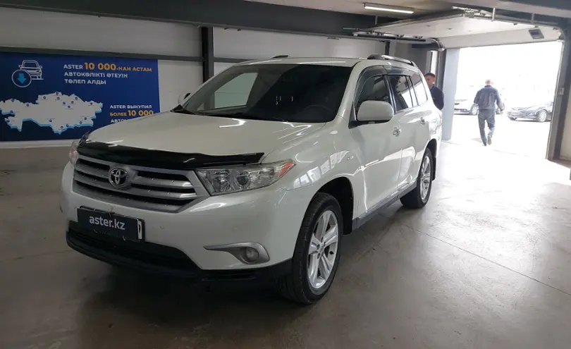 Toyota Highlander 2011 года за 11 800 000 тг. в Астана