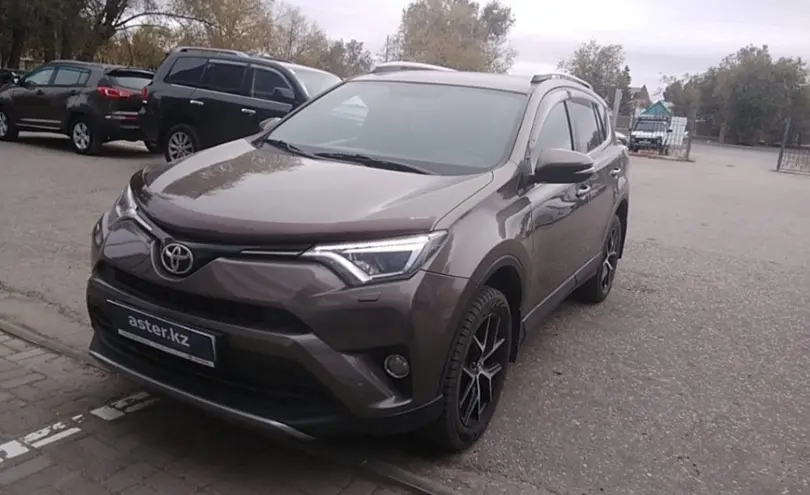 Toyota RAV4 2018 года за 12 500 000 тг. в Актобе