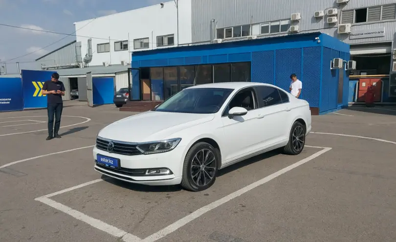 Volkswagen Passat 2017 года за 9 000 000 тг. в Алматы