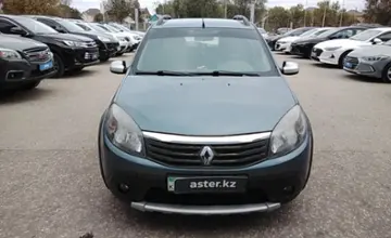 Renault Sandero 2013 года за 5 000 000 тг. в Актобе фото 2