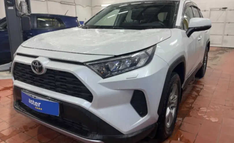 Toyota RAV4 2021 года за 17 000 000 тг. в Астана