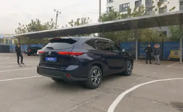 Toyota Highlander 2022 года за 22 000 000 тг. в Алматы фото 3