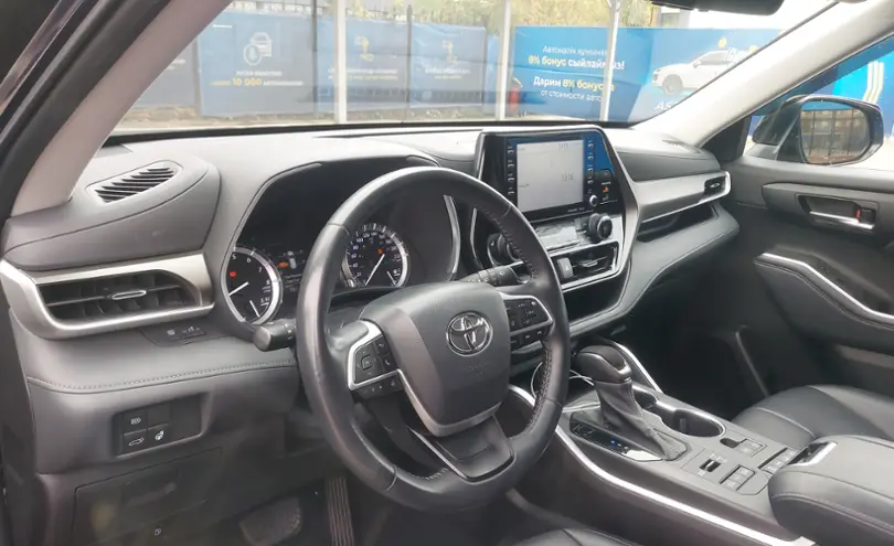 Toyota Highlander 2022 года за 22 000 000 тг. в Алматы фото 5