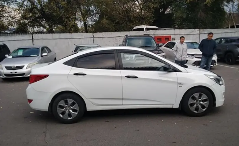 Hyundai Solaris 2015 года за 5 500 000 тг. в Алматы фото 4