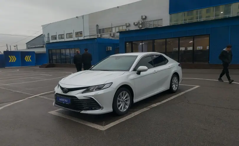 Toyota Camry 2023 года за 18 000 000 тг. в Алматы