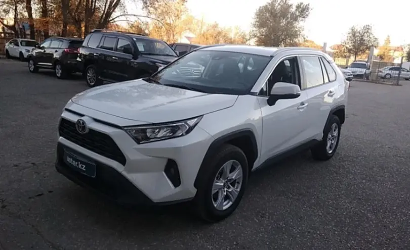 Toyota RAV4 2024 года за 15 200 000 тг. в Актобе