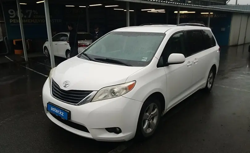 Toyota Sienna 2012 года за 12 000 000 тг. в Алматы