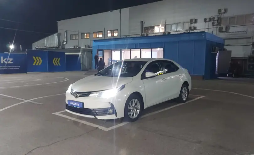 Toyota Corolla 2017 года за 8 000 000 тг. в Алматы