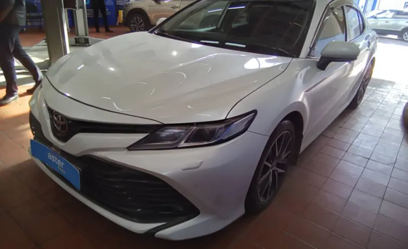 Toyota Camry 2019 года за 11 300 000 тг. в Астана