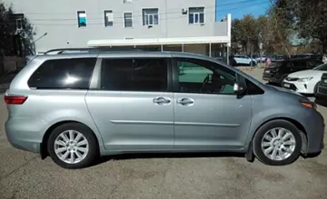Toyota Sienna 2014 года за 13 500 000 тг. в Актобе фото 4