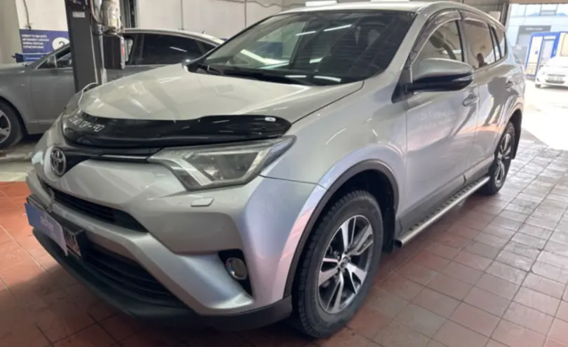 Toyota RAV4 2017 года за 13 000 000 тг. в Астана