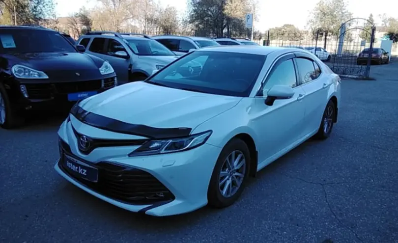 Toyota Camry 2021 года за 14 000 000 тг. в Актобе