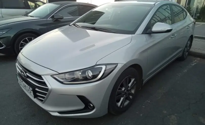 Hyundai Elantra 2018 года за 7 500 000 тг. в Астана