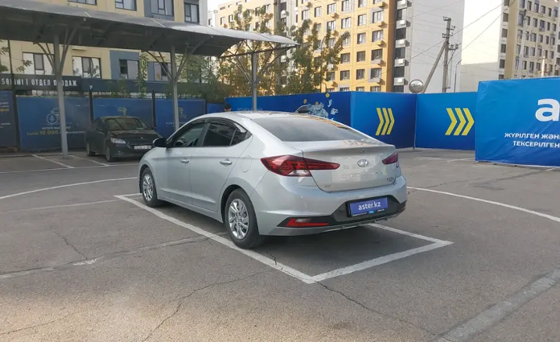 Hyundai Elantra 2019 года за 9 000 000 тг. в Алматы фото 4