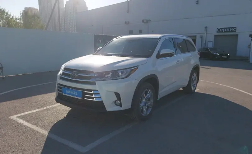 Toyota Highlander 2017 года за 20 000 000 тг. в Шымкент