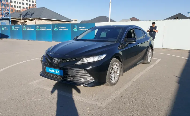 Toyota Camry 2018 года за 13 500 000 тг. в Шымкент