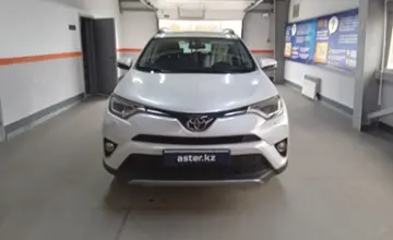 Toyota RAV4 2018 года за 12 000 000 тг. в Уральск фото 2
