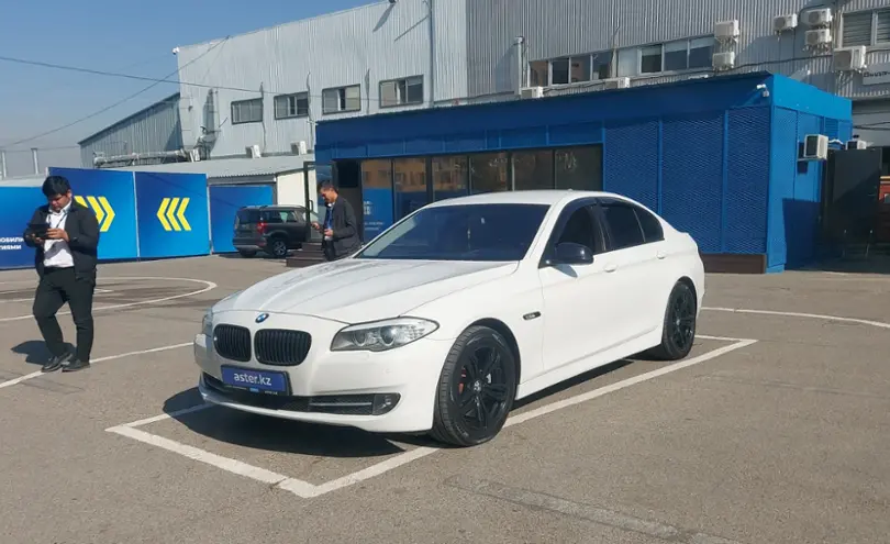 BMW 5 серии 2013 года за 9 500 000 тг. в Алматы