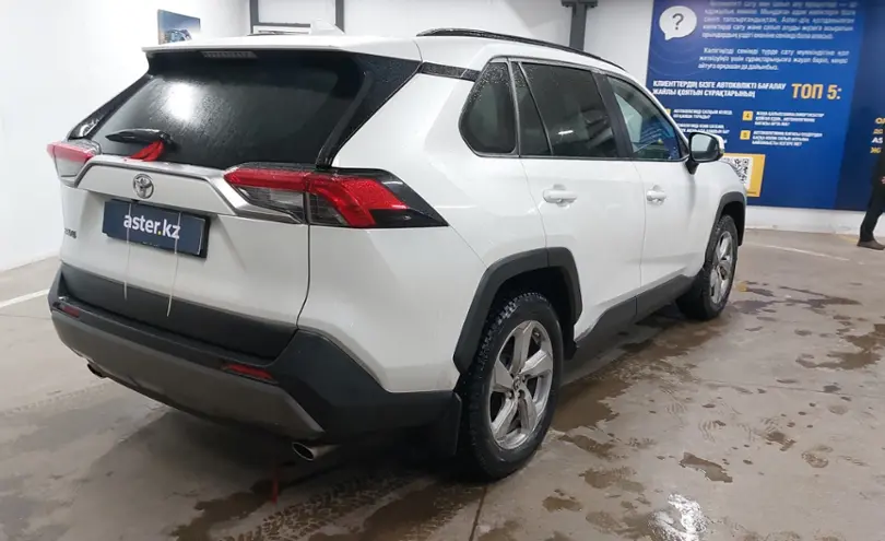 Toyota RAV4 2022 года за 18 000 000 тг. в Астана фото 3