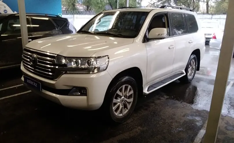 Toyota Land Cruiser 2021 года за 38 000 000 тг. в Алматы