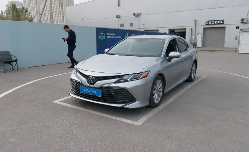 Toyota Camry 2020 года за 13 500 000 тг. в Шымкент