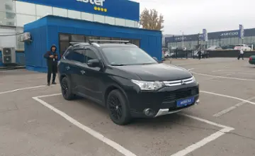 Mitsubishi Outlander 2015 года за 11 500 000 тг. в Алматы фото 2