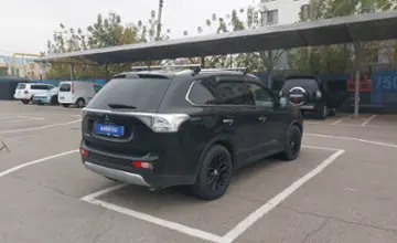 Mitsubishi Outlander 2015 года за 11 500 000 тг. в Алматы фото 3