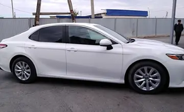 Toyota Camry 2018 года за 11 000 000 тг. в Атырау фото 4