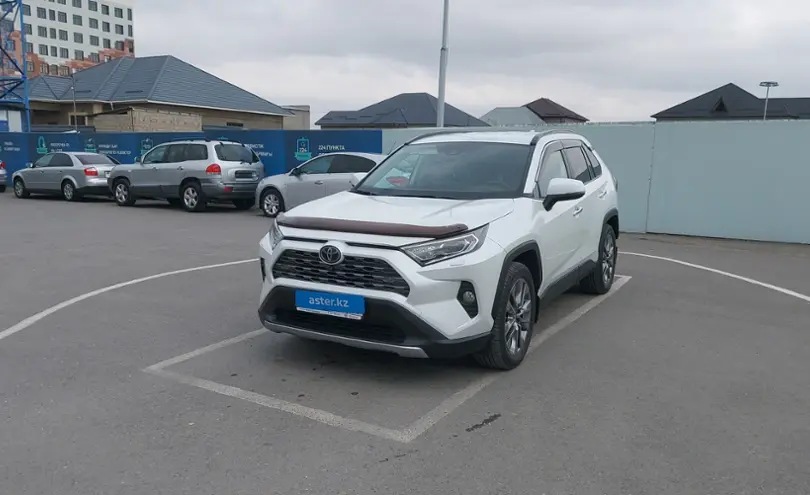 Toyota RAV4 2020 года за 18 000 000 тг. в Шымкент