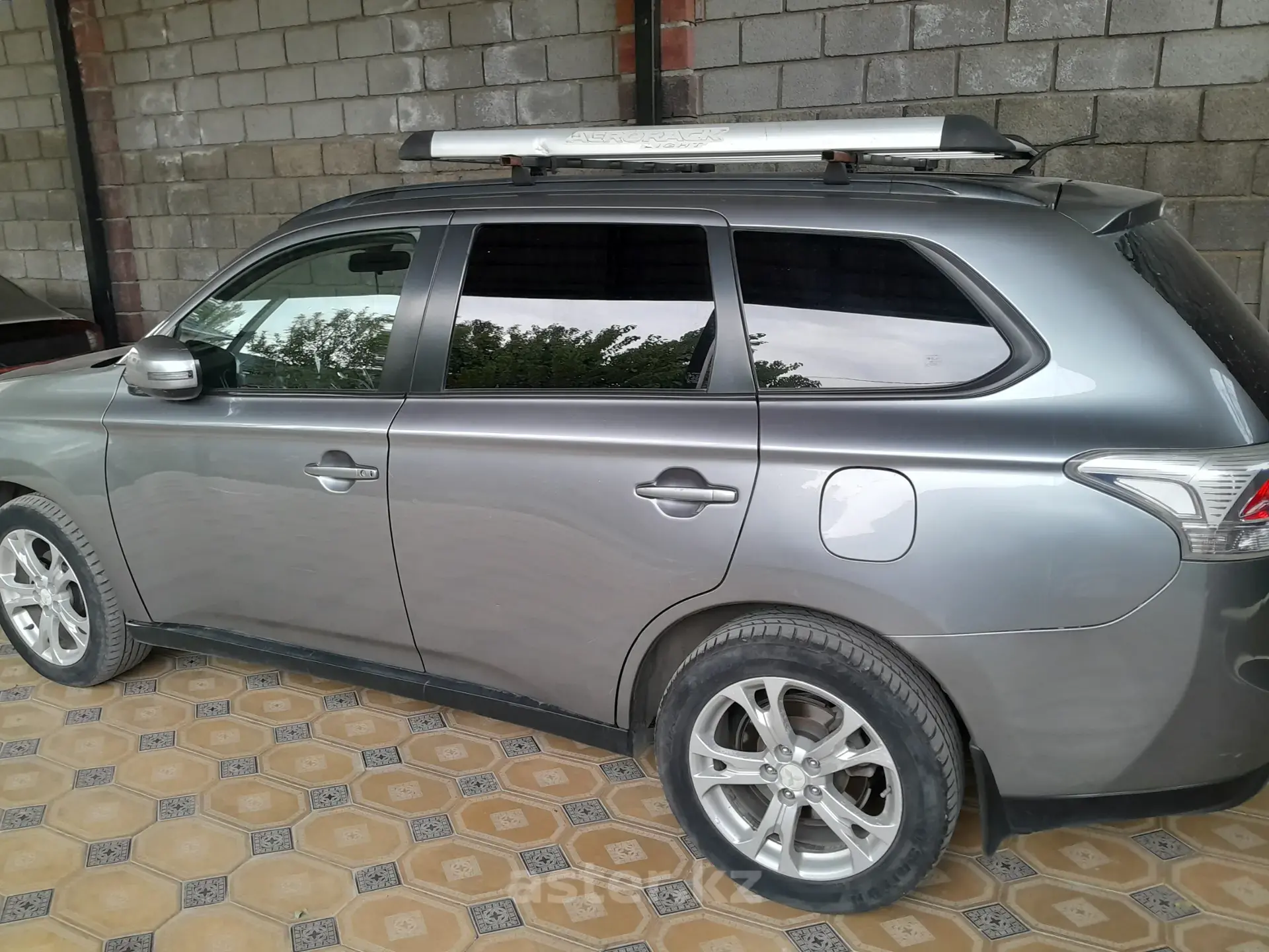 Mitsubishi Outlander 2012