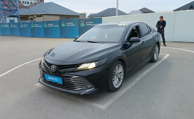 Toyota Camry 2019 года за 13 000 000 тг. в Шымкент