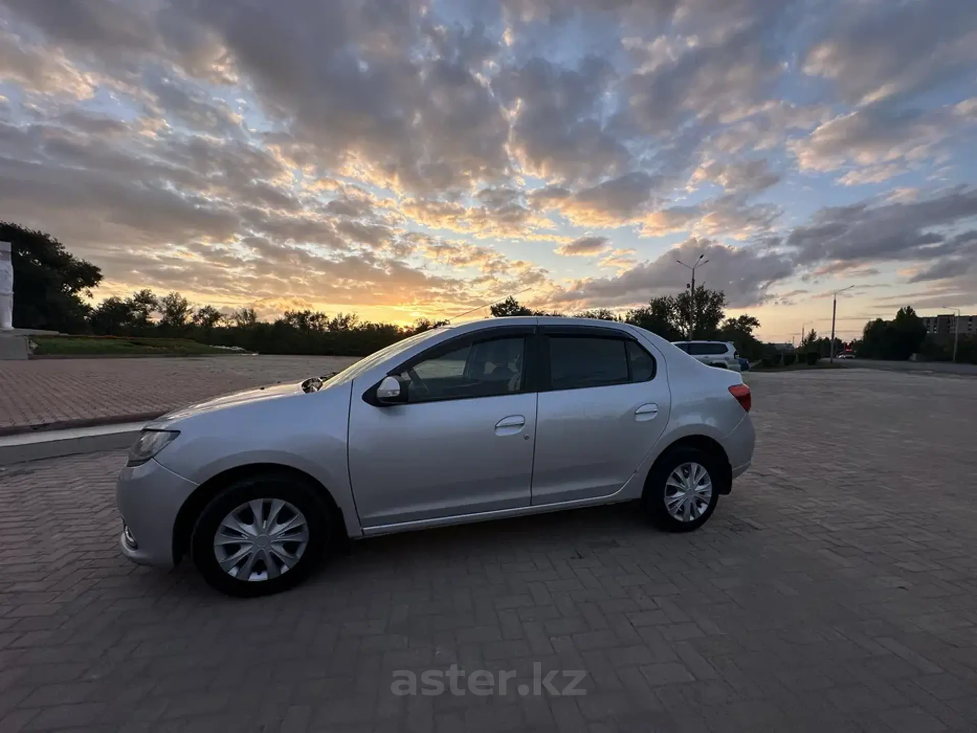 Renault Logan 2016