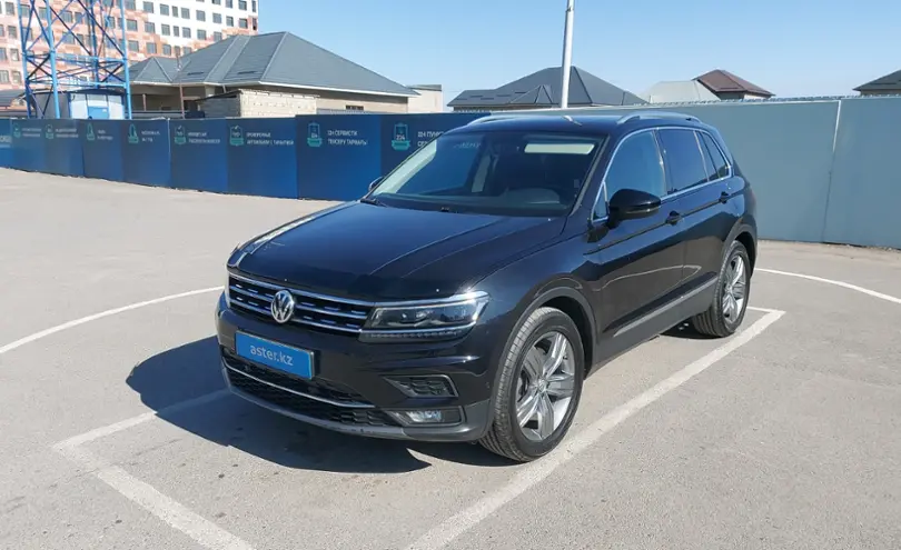 Volkswagen Tiguan 2017 года за 10 800 000 тг. в Шымкент