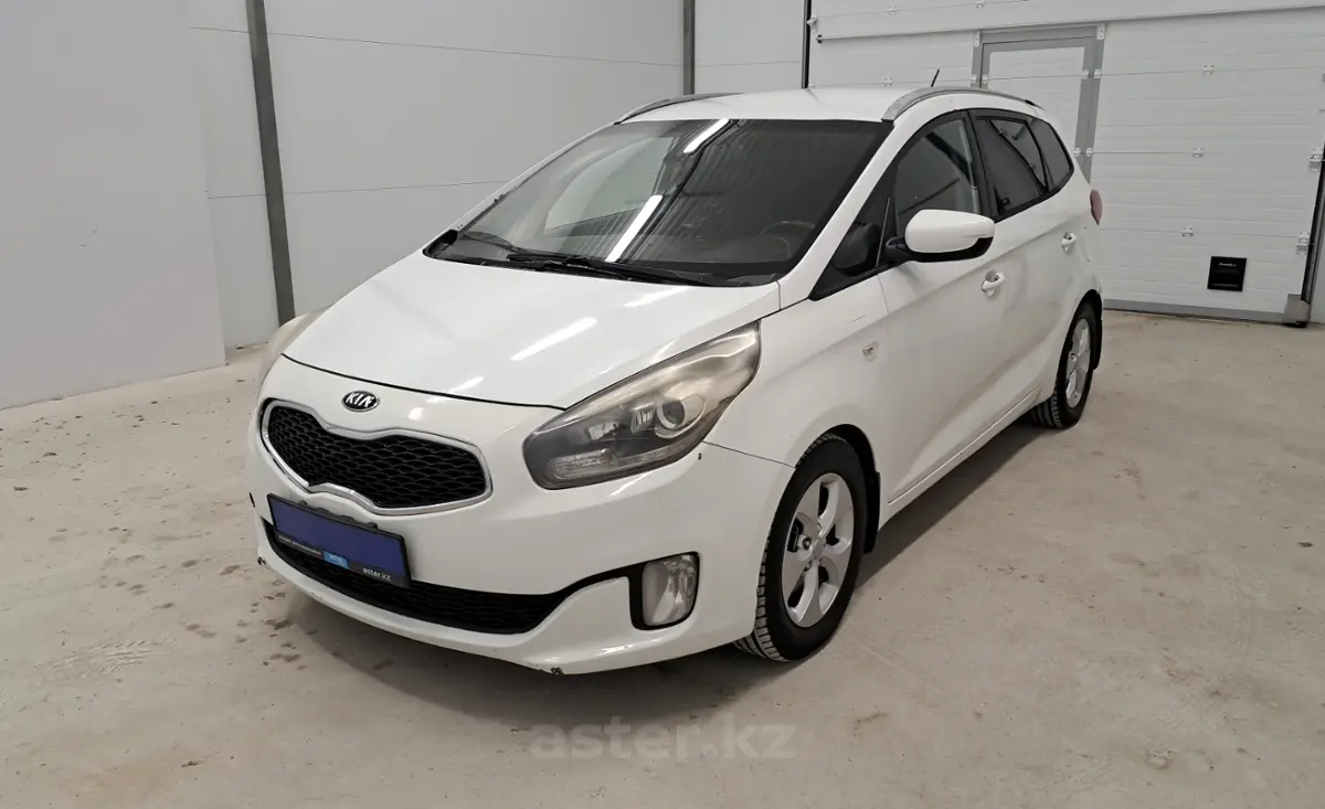 2013 Kia Carens