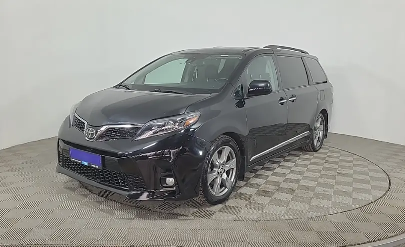 Toyota Sienna 2018 года за 14 250 000 тг. в Караганда