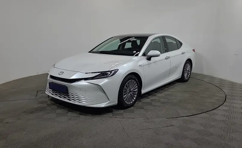 Toyota Camry 2024 года за 17 400 000 тг. в Алматы