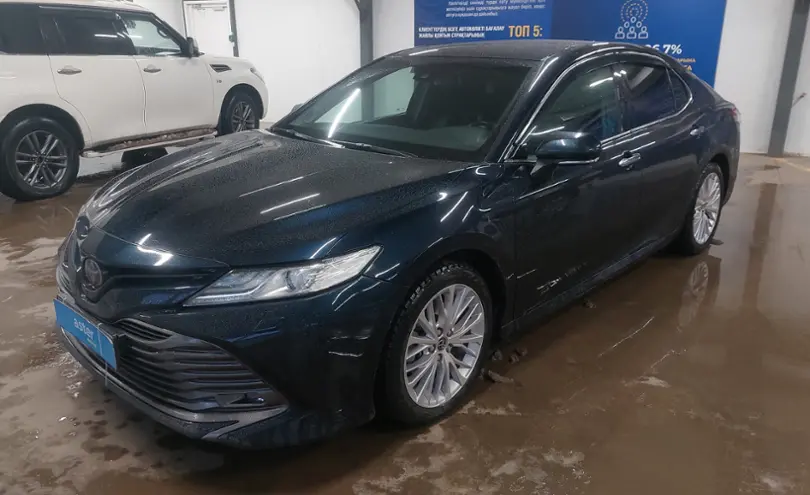 Toyota Camry 2019 года за 13 690 000 тг. в Астана