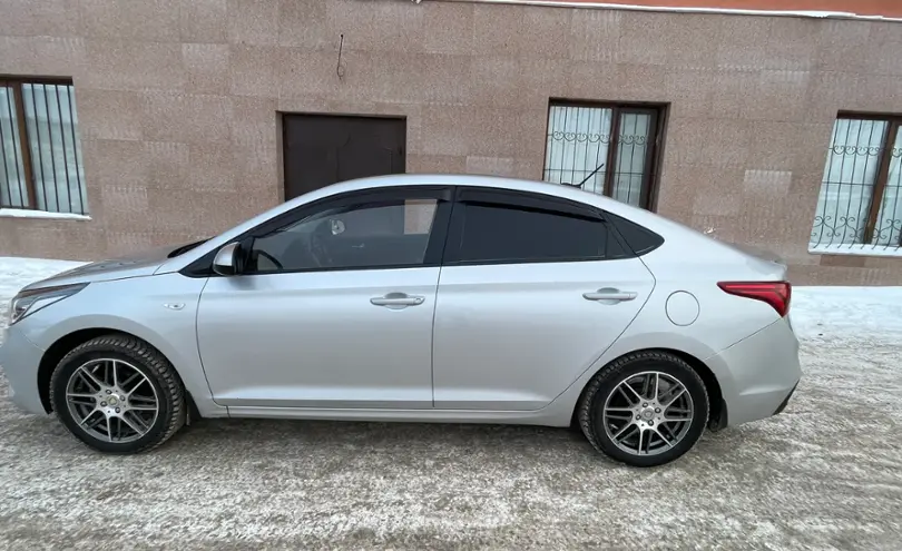 Hyundai Accent 2019 года за 7 200 000 тг. в Астана