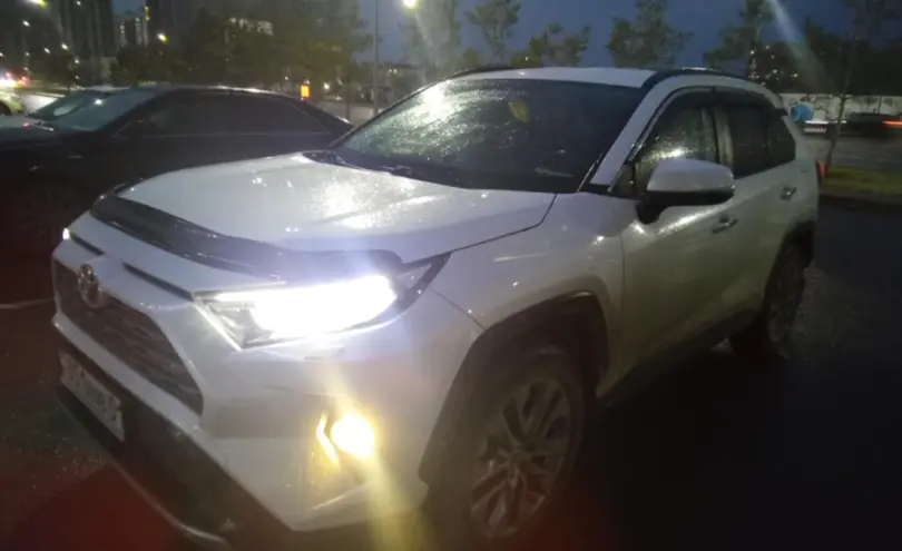 Toyota RAV4 2019 года за 12 000 000 тг. в Астана