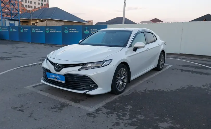 Toyota Camry 2019 года за 14 000 000 тг. в Шымкент