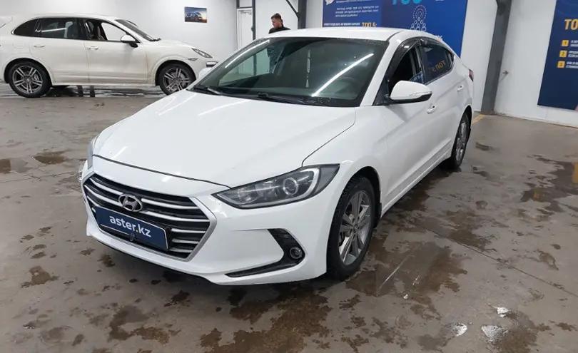 Hyundai Elantra 2017 года за 7 400 000 тг. в Астана