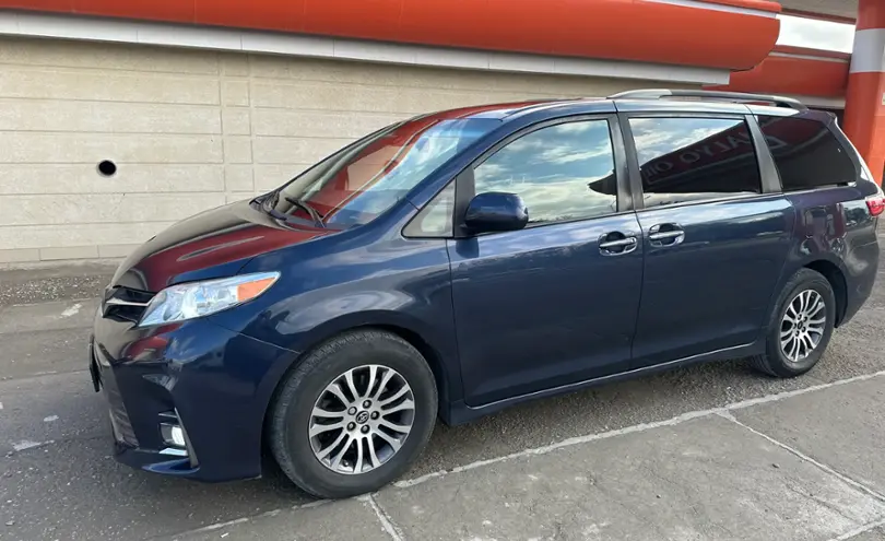 Toyota Sienna 2019 года за 14 000 000 тг. в Туркестанская область