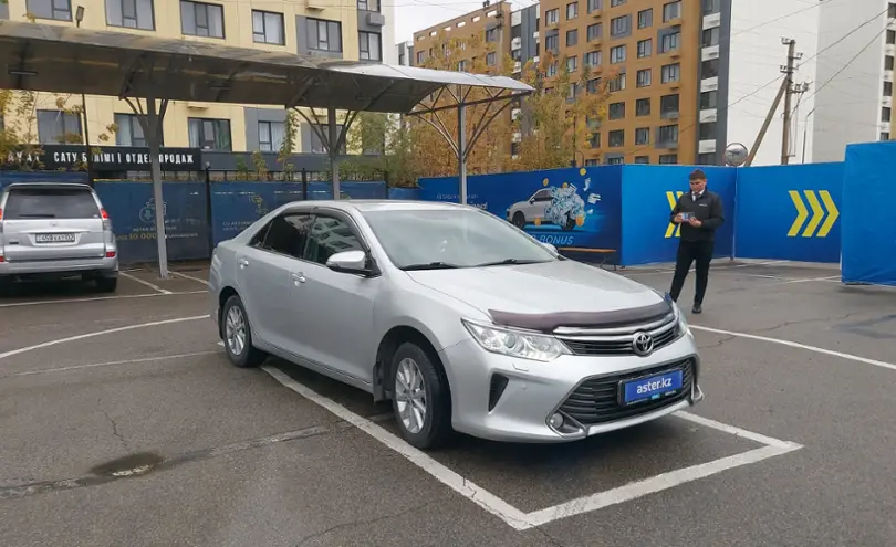 Toyota Camry 2015 года за 9 400 000 тг. в Алматы фото 2