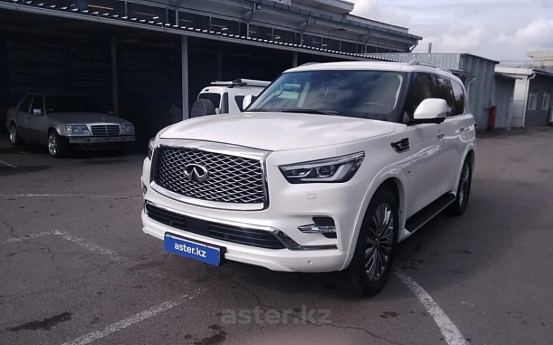 Infiniti QX80 2019